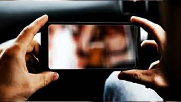 Praveen phone: షాకింగ్.. ప్రవీణ్ మొబైల్ ఫోన్ లో మహిళల న్యూడ్ ఫోటోలు..!