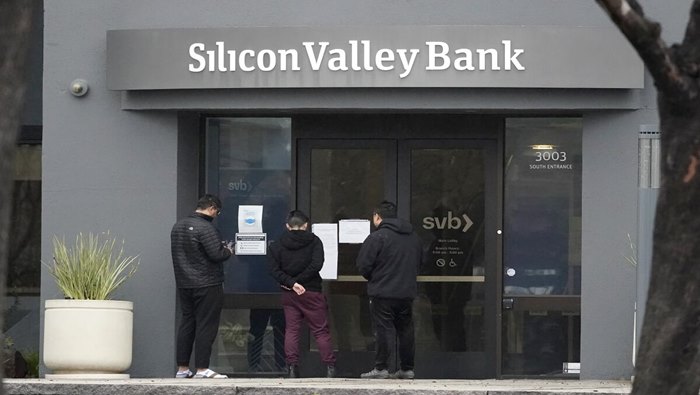 Silicon Valley Bank: సిలికాన్‌  ప్రకంపనలు.. లక్ష ఉద్యోగాలకు ముప్పు, స్టార్టప్‌లలో ఆందోళన