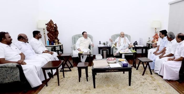 AIADMK-BJP Meeting: ఏఐఏడీఎంకే-బీజేపీ మధ్య పొత్తు.. 2024 ఎన్నికలపై చర్చ!