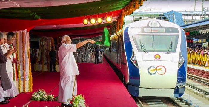 Vande Bharat Express: కేరళ తొలి వందేభారత్ ఎక్స్‌ప్రెస్ రైలు ప్రారంభం