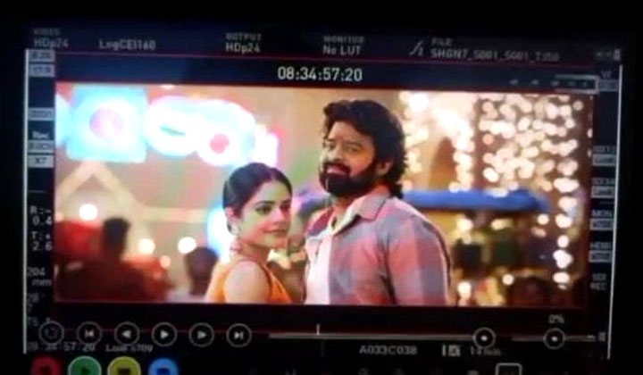 Prabhas: మారుతీ సినిమా నుంచి లీక్… ప్రభాస్ మాములుగా లేడు బాసూ