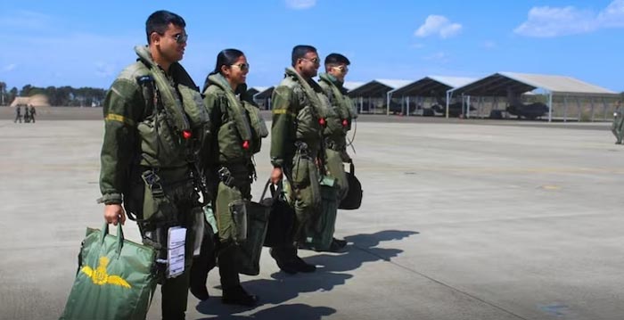 Shivangi Singh: భారత తొలి మహిళా రాఫెల్ పైలట్.. IAF బృందంలో శివాంగి సింగ్