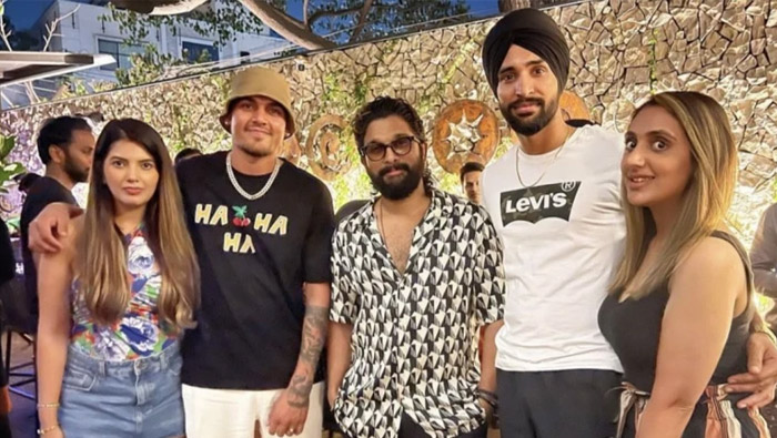 IPL 2023: ఎస్‌ఆర్‌హెచ్‌తో మ్యాచ్‌ కు అల్లు అర్జున్‌.. ఐకాన్ స్టార్ ను కలిసి పంజాబ్ ప్లేయర్స్