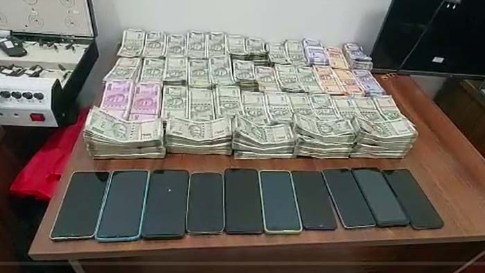 Betting : రెచ్చిపోతున్న బెట్టింగ్ రాయుళ్లు..