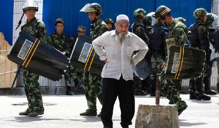 China: వీగర్ ముస్లింలను రంజాన్ ప్రార్థనలకు కూడా అనుమతించని చైనా ప్రభుత్వం..