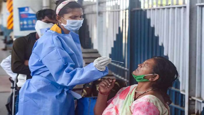 Covid Cases :  కరోనా డేంజర్‌ బెల్స్‌.. 12 వేలు దాటిన కేసులు