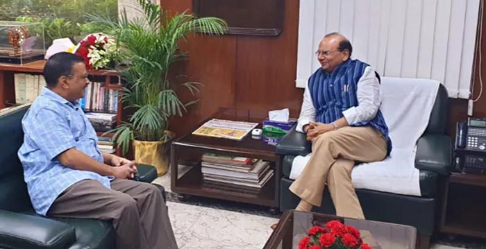 Delhi Lieutenant Governor: ఢిల్లీ సీఎంపై చట్టపరమైన చర్యలు.. కేజ్రీవాల్ కు లెఫ్టినెంట్ గవర్నర్  లేఖ