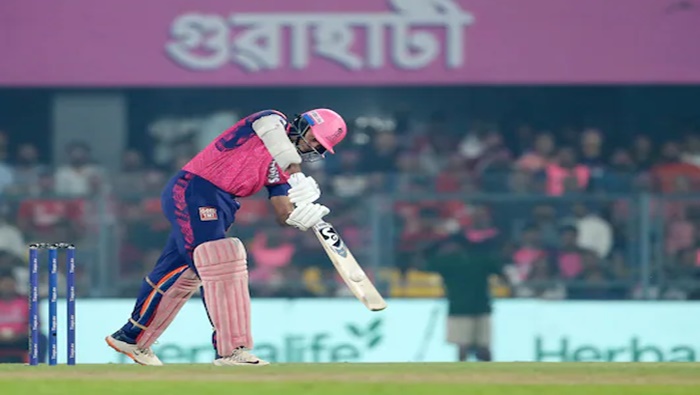 RR vs DC: టాస్ గెలిచి బౌలింగ్ ఎంచుకున్న ఢిల్లీ క్యాపిటల్స్.. దంచికొడుతున్న యశస్వి