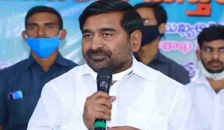 Minister Jagadish Reddy: బండి సంజయ్ కోసం కాంగ్రెస్ పనిచేస్తోంది.. మంత్రి విమర్శలు..