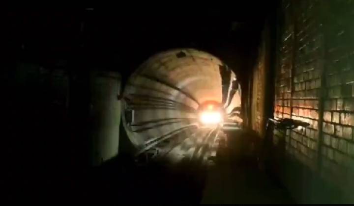 Kolkata Metro: దేశంలో తొలిసారిగా “అండర్ రివర్ మెట్రో రైల్” పరుగు.. వీడియో చూడండి..