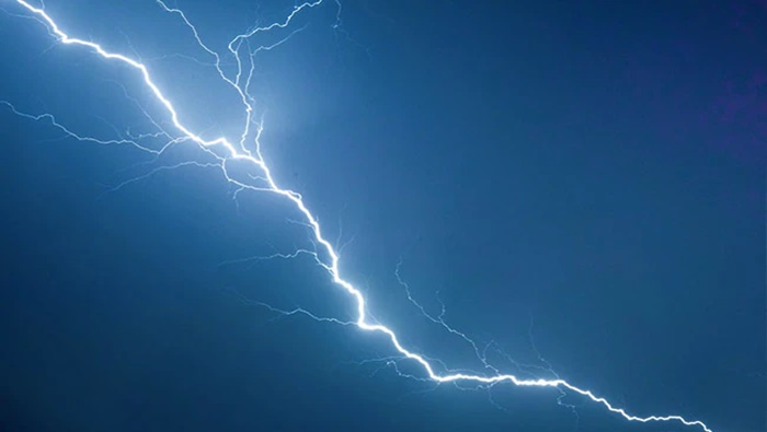 Lightning Strike: పిడుగుల బీభత్సం.. పశ్చిమ బెంగాల్‌లో 14 మంది దుర్మరణం