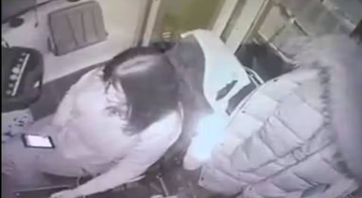 Viral : ఏం తల్లి ఫోన్ చూస్తూ ట్రైన్ నడిపి సర్వ నాశనం చేశావుగా !