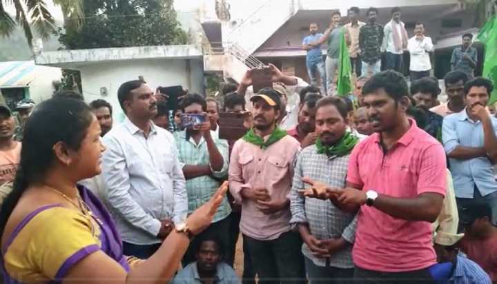 MLA Dhanalakshmi: ఎమ్మెల్యే ధనలక్ష్మికి చేదు అనుభవం.. అడ్డుకున్న ఆదివాసీలు