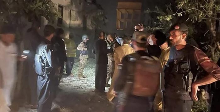 Pakistan: పాకిస్తాన్‌లో పేలుళ్లు… 13 మంది మృతి