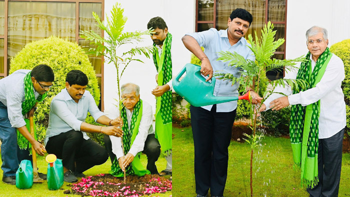 Prakash Ambedkar : గ్రీన్‌ ఇండియా ఛాలెంజ్‌లో పాల్గొన్న ప్రకాష్‌ అంబేద్కర్‌