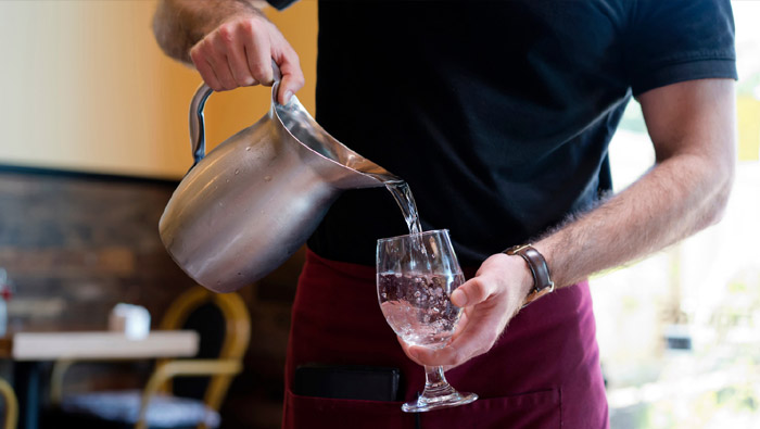 Special CS  Arvind Kumar: అన్ని హోటళ్లు, రెస్టారెంట్లలో విధిగా తాగునీటిని ఉచితంగా అందించాలి