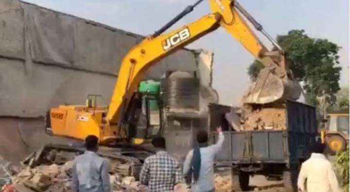 Rice Mill Collapse : కూలిన రైస్ మిల్.. శిథిలాల కింద చితికిన బతుకులు