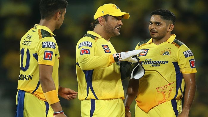MS Dhoni : సీఎస్కే బౌలర్లు వికెట్లు తీస్తున్నా.. ఏం లాభం..!
