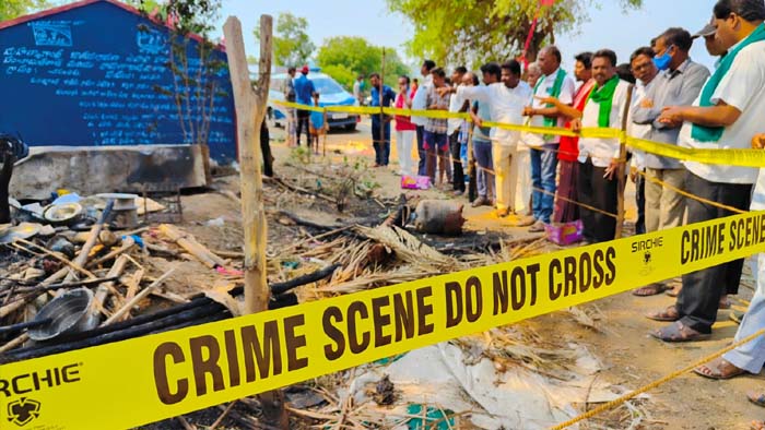 Fire accident karepalli: క్లూస్ టీం అదుపులో చీమలపాడు.. ఆధారాలు సేకరిస్తున్న సిబ్బంది