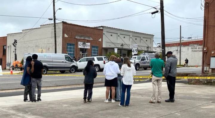 Gun Fire : బర్త్ డే పార్టీలో కాల్పులు.. నలుగురు మృతి