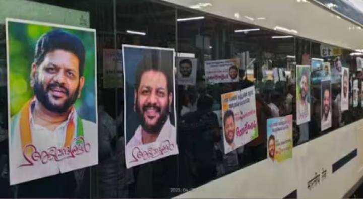 Vande Bharat : కేరళలో ట్రైన్ రాజకీయం.. వందేభారత్ ఎక్స్ ప్రెస్ పై ఎంపీ పోస్టర్లు