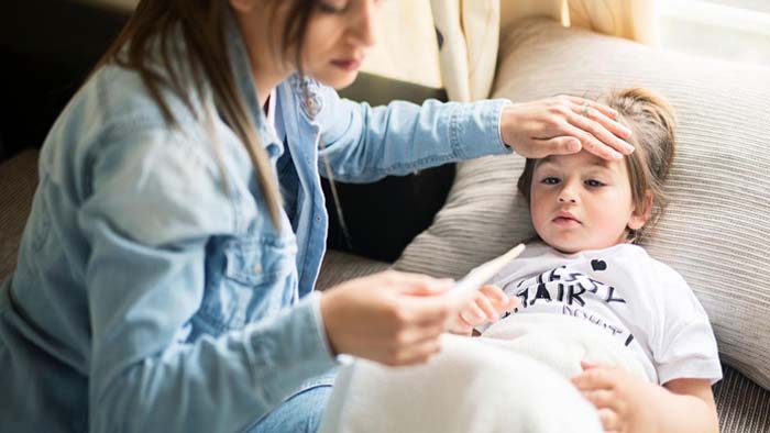Children Health: పిల్లలకు ఫీవర్‌ ఉంటే తల్లిదండ్రులు ఇలా చేయకండి