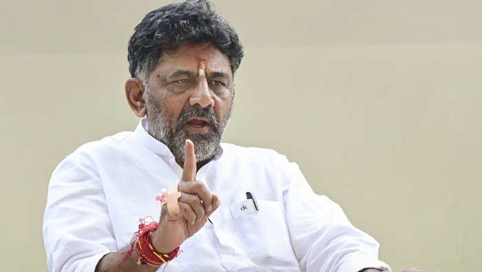 DK Shivakumar: హస్తినకు డీకే శివకుమార్‌.. సీఎం పోస్ట్‌పై ఆసక్తికర వ్యాఖ్యలు..
