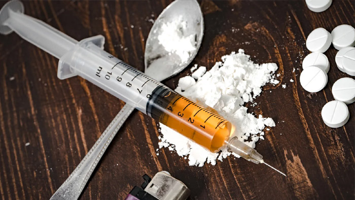 Anesthetic Injections: విశాఖలో మత్తు ఇంజెక్షన్ల కలకలం.. ఏడు వేల ఇంజెక్షన్స్ సీజ్