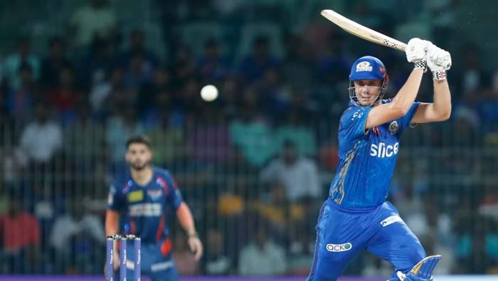 LSG vs MI : లక్నో బౌలర్లకు చుక్కలు చూపిస్తున్న ముంబై బ్యాటర్లు.. 10 ఓవర్లకు స్కోర్..?