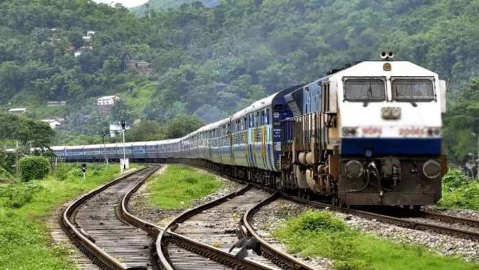 Railway Strike: రైల్వేలో సమ్మె సైరన్‌..!