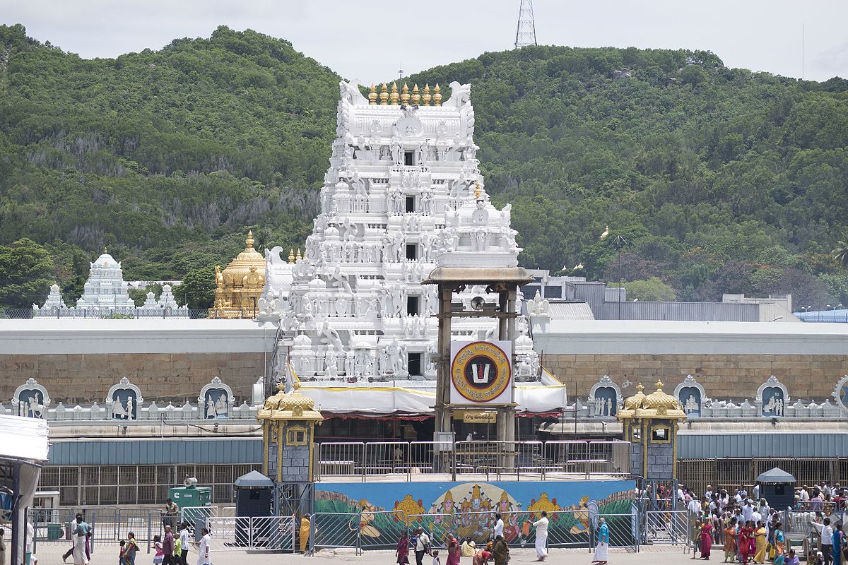 Tirumala : తిరుమల కు పోటెత్తిన భక్తులు.. శ్రీవారి దర్శనానికి ఎంత సమయం పడుతుంది అంటే..