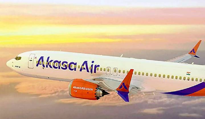 Smoking Beedi On Flight: విమానంలో బీడీ తాగుతూ పట్టుబడిన ప్రయాణికుడు