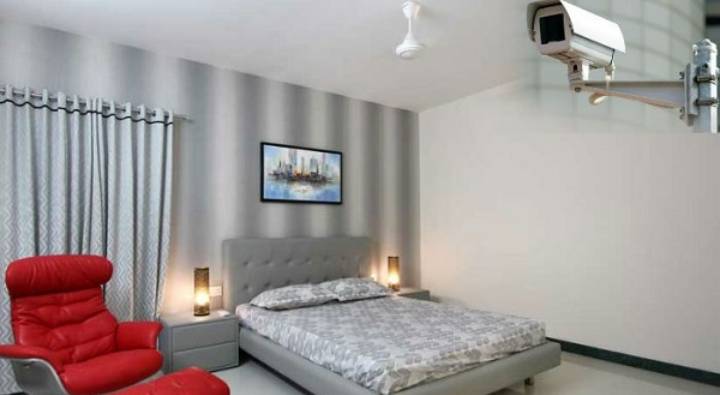 CCTV: పెళ్లాం పై అనుమానం.. సీసీ కెమెరాలు పెట్టిన భర్త.. తర్వాత ఏమైందంటే