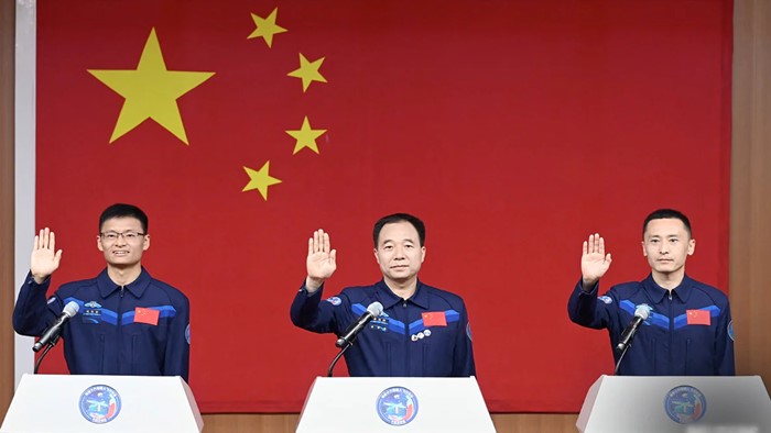 China: 2030 నాటికి చంద్రుడిపైకి చైనా వ్యోమగాములు