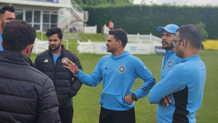 Cricket: టీమిండియా బౌలింగ్ కోచ్ గా ఇంగ్లండ్ స్టార్ బౌలర్.. ఫోట్ వైరల్..!