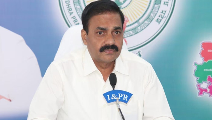 Minister Kakani : వాళ్లు ప్రభుత్వంపై రైతులను ఉసిగొల్పుతున్నారు..