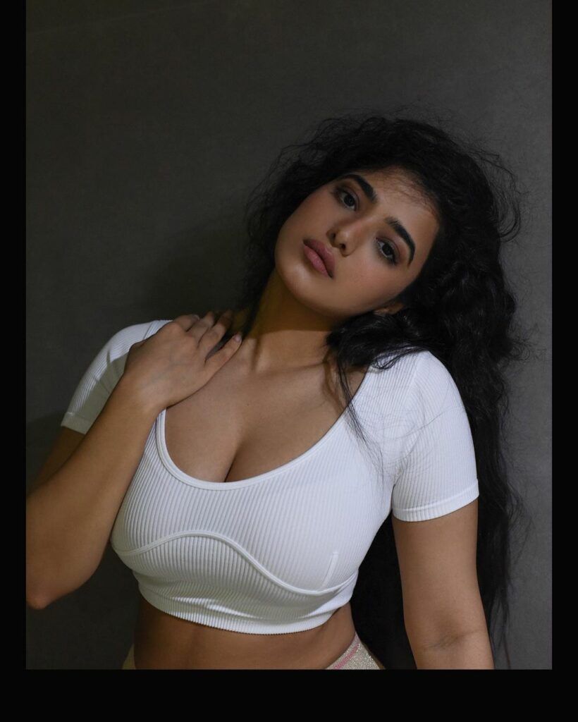 Ketika Sharma (6)