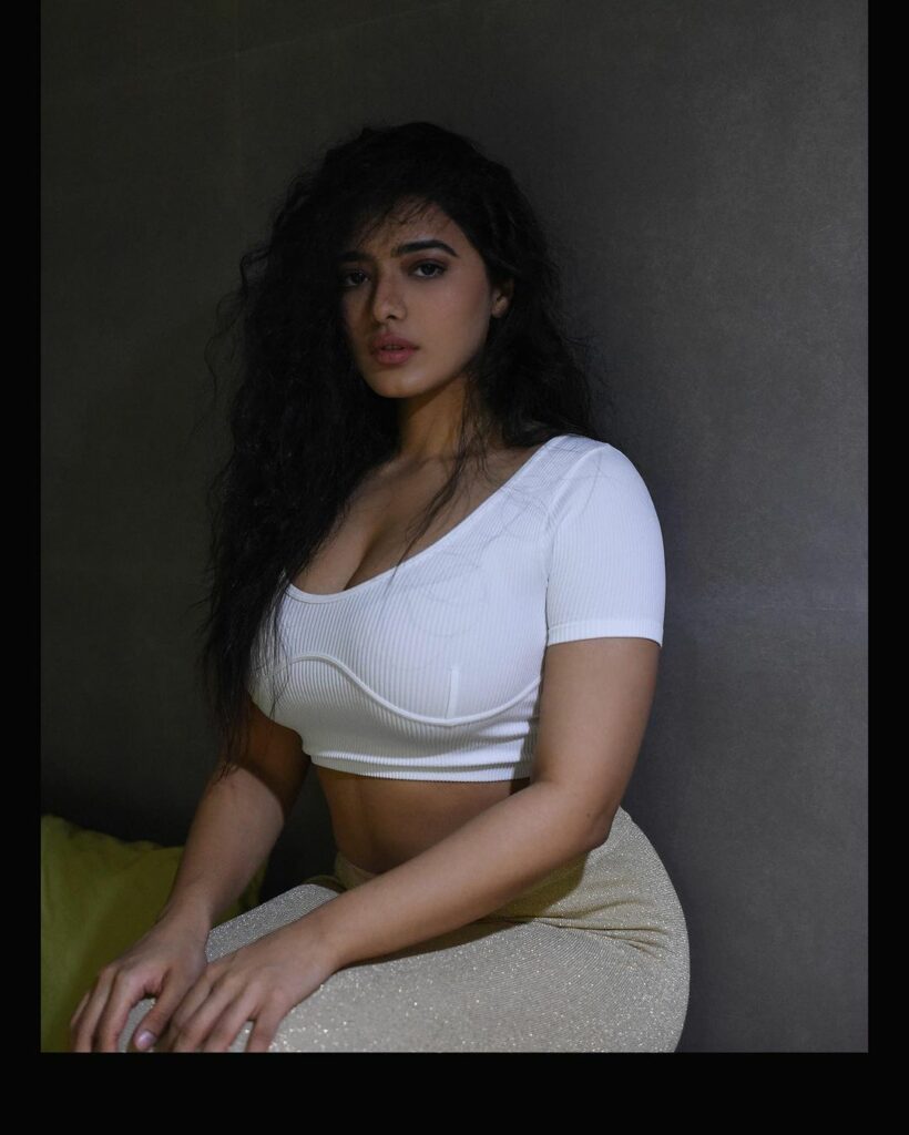 Ketika Sharma (7)