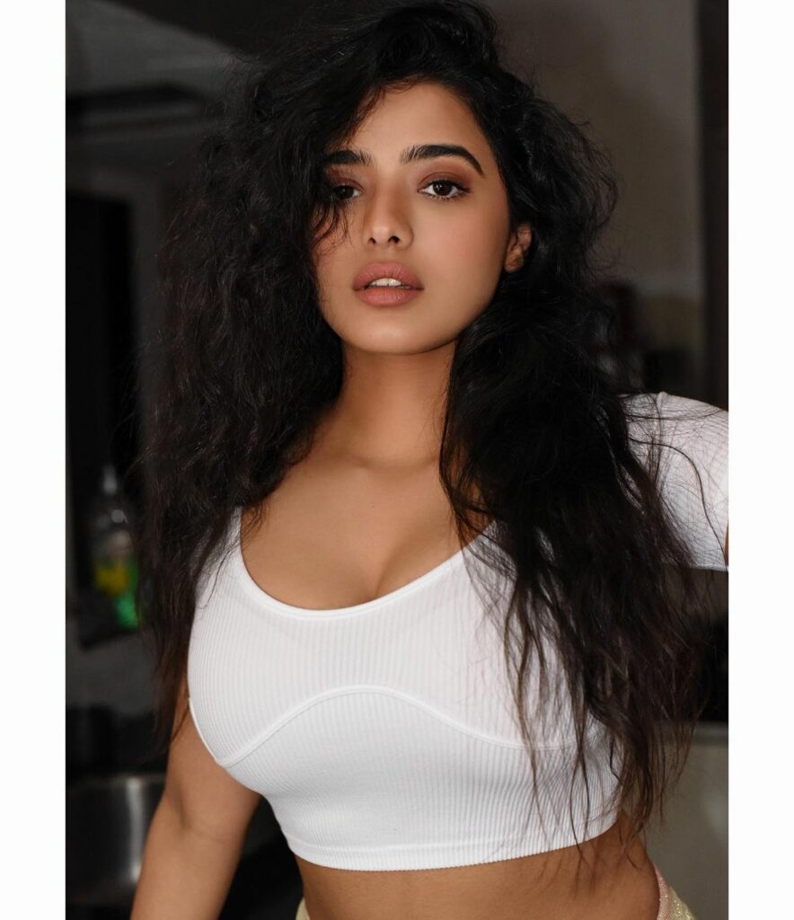 Ketika Sharma (9)