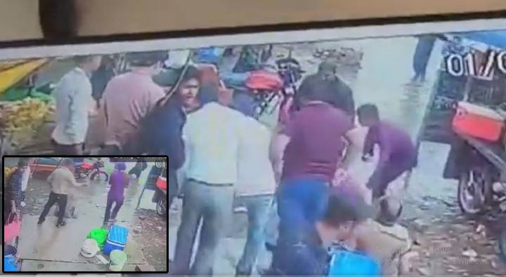 Manhole : అయ్యో పాపం.. చూస్తుండగానే మ్యాన్ హోల్లో పడిపోయాడే