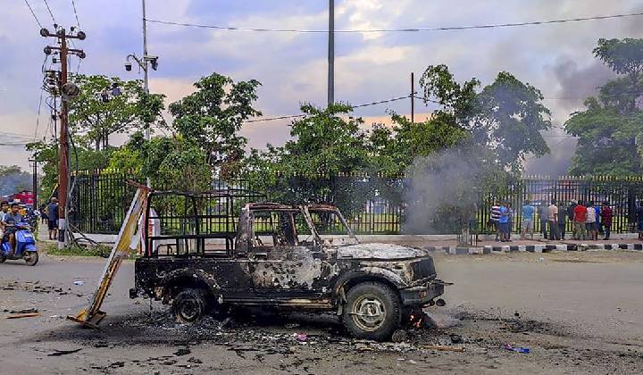 Manipur Violence: మణిపూర్‌లో మరోసారి హింసాకాండ.. ఒకరి మృతి, ఇళ్లు దగ్ధం..