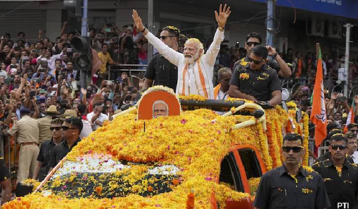 PM Modi: బెంగళూర్‌లో రెండో రోజు ప్రధాని మెగా రోడ్ షో..