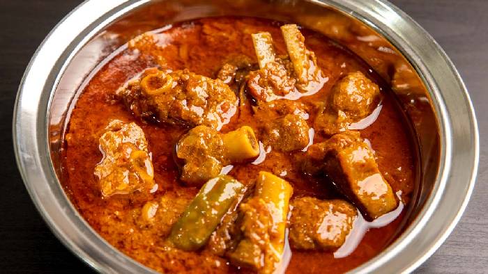 Kerala: మటన్ తక్కువైందని జైలు అధికారులను కొట్టిన ఖైదీ..