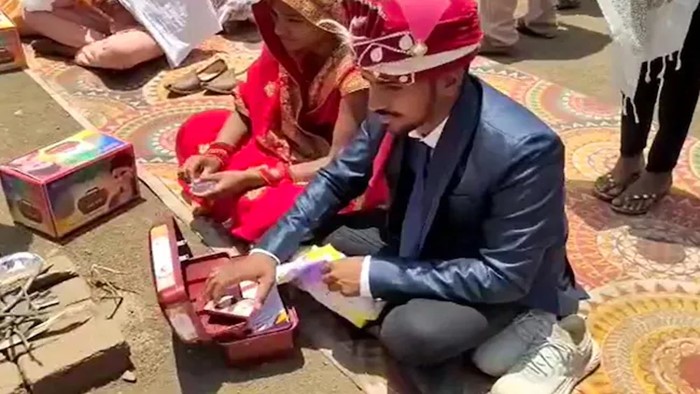 Wedding Kit: వెడ్డింగ్ కిట్‌లో  కండోమ్‌లు, బర్త్ కంట్రోల్ పిల్స్.. ప్రభుత్వ కొత్త పథకం!