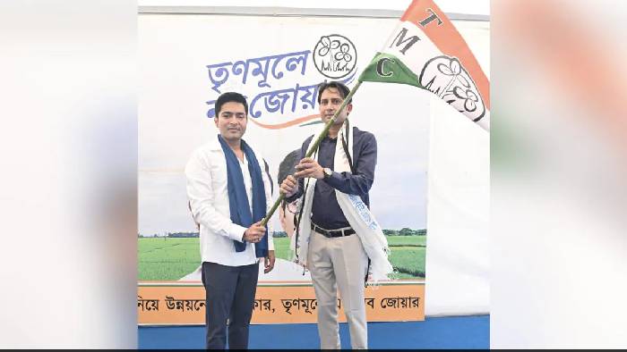 Congress: బెంగాల్‌లో కాంగ్రెస్ ఖాళీ.. ఉన్న ఒక్కడు కూడా టీఎంసీలోకి..