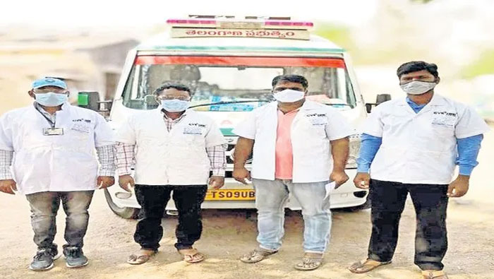 Rajanna Sirisilla: మిషన్ భగీరథ గుంతలో పడిన వ్యక్తిని కాపాడిన 108 సిబ్బంది