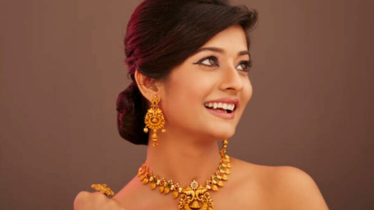 Gold Price Today: తగ్గిన బంగారం ధరలు.. తెలుగు రాష్ట్రాల్లో ఎలా ఉన్నాయంటే?