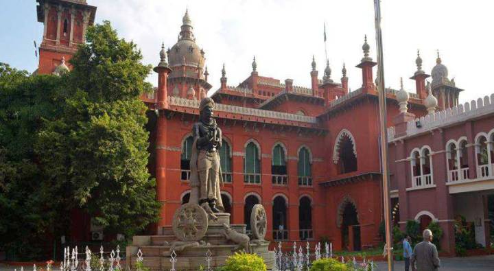 Madras High Court: భర్త లేదా భార్య ఎవరి పేరు మీదున్న.. ఆస్తిపై ఇద్దరికీ సమాన హక్కు ఉంటుంది: హైకోర్టు