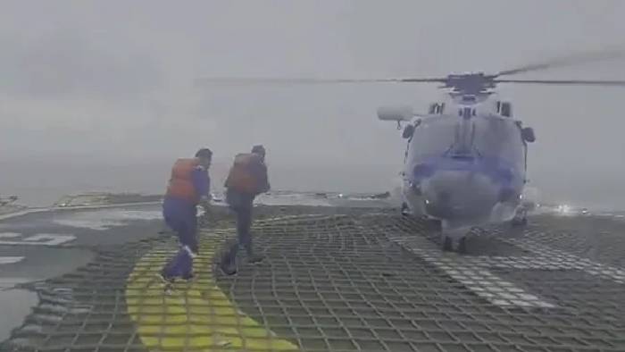 Cyclone Biparjoy: భీకర తుఫానులో కోస్ట్‌గార్డ్ సాహసం.. సముద్రం నుంచి 50 మంది రెస్క్యూ..