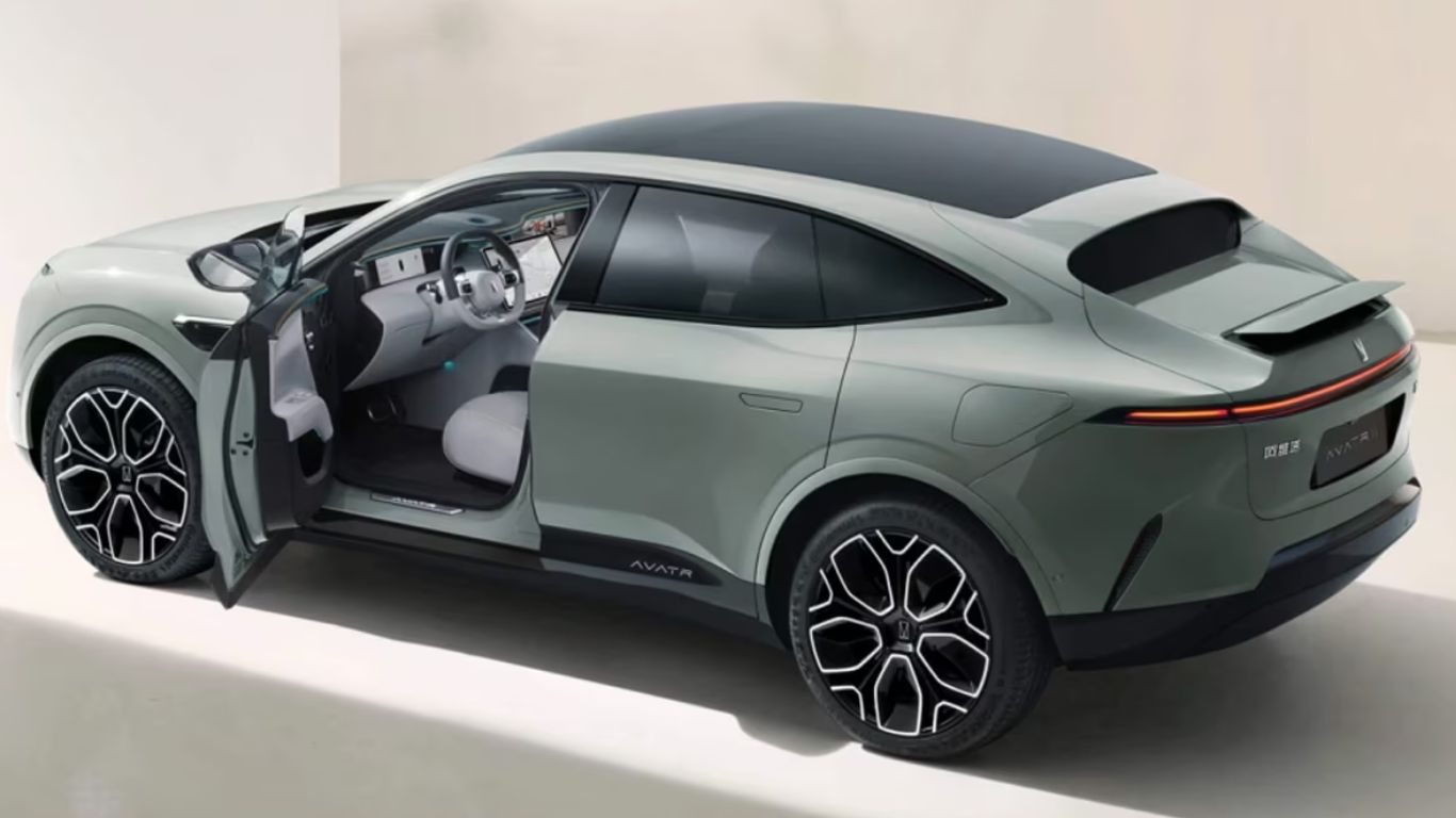 Xiaomi Electric Car: షియోమీ నుంచి మొదటి ఎలక్ట్రిక్ కారు.. సూపర్ లుకింగ్! కొనకుండా అస్సలు ఉండలేరు